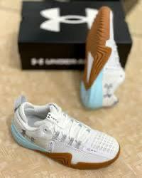 Under Armour W Tribase Reign 6