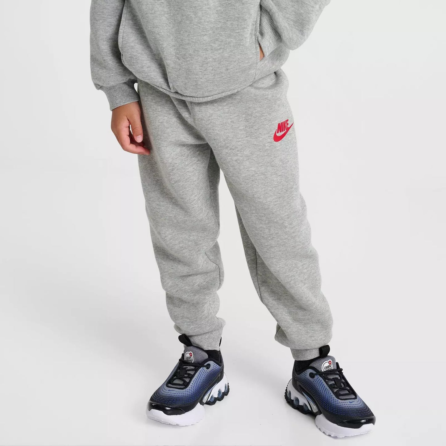 Conjunto de sudadera con capucha y pantalones deportivos Nike Sportswear Graphic para niños pequeños