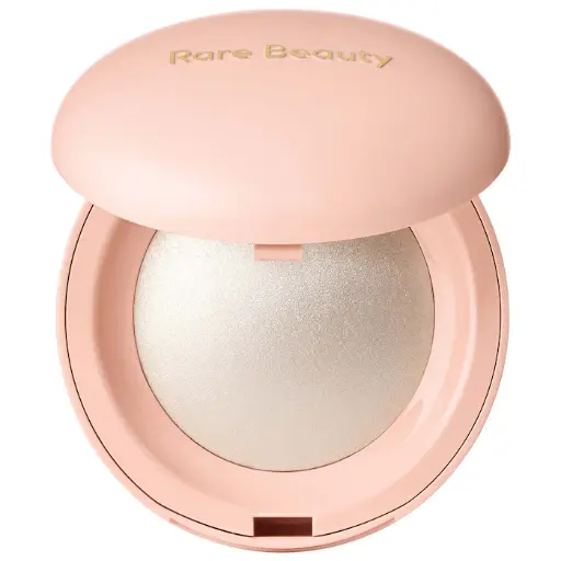 Rare Beauty by Selena Gomez - Positive Light Silky Touch Highlighter, iluminador en polvo que le da a la piel un brillo instantáneo para lograr un brillo natural y duradero. 
