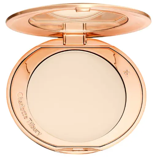 Charlotte Tilbury - Airbrush Flawless Finish Setting Powder, un polvo fijador ultrafino que difumina las imperfecciones y reduce visiblemente el brillo